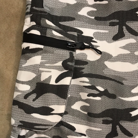 Encrypted black gray and white camo shorts. Size 14/16 Boys. Drawstring. NWT - Picture 2 of 8